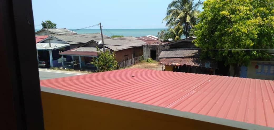 Rumah Hentian Ayah Kampung Kuala Besut Exterior foto